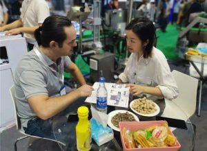 ពិព័រណ៍ពិព័រណ៍ ៤